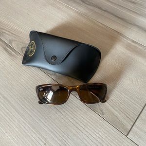 Ray-Ban RB4033